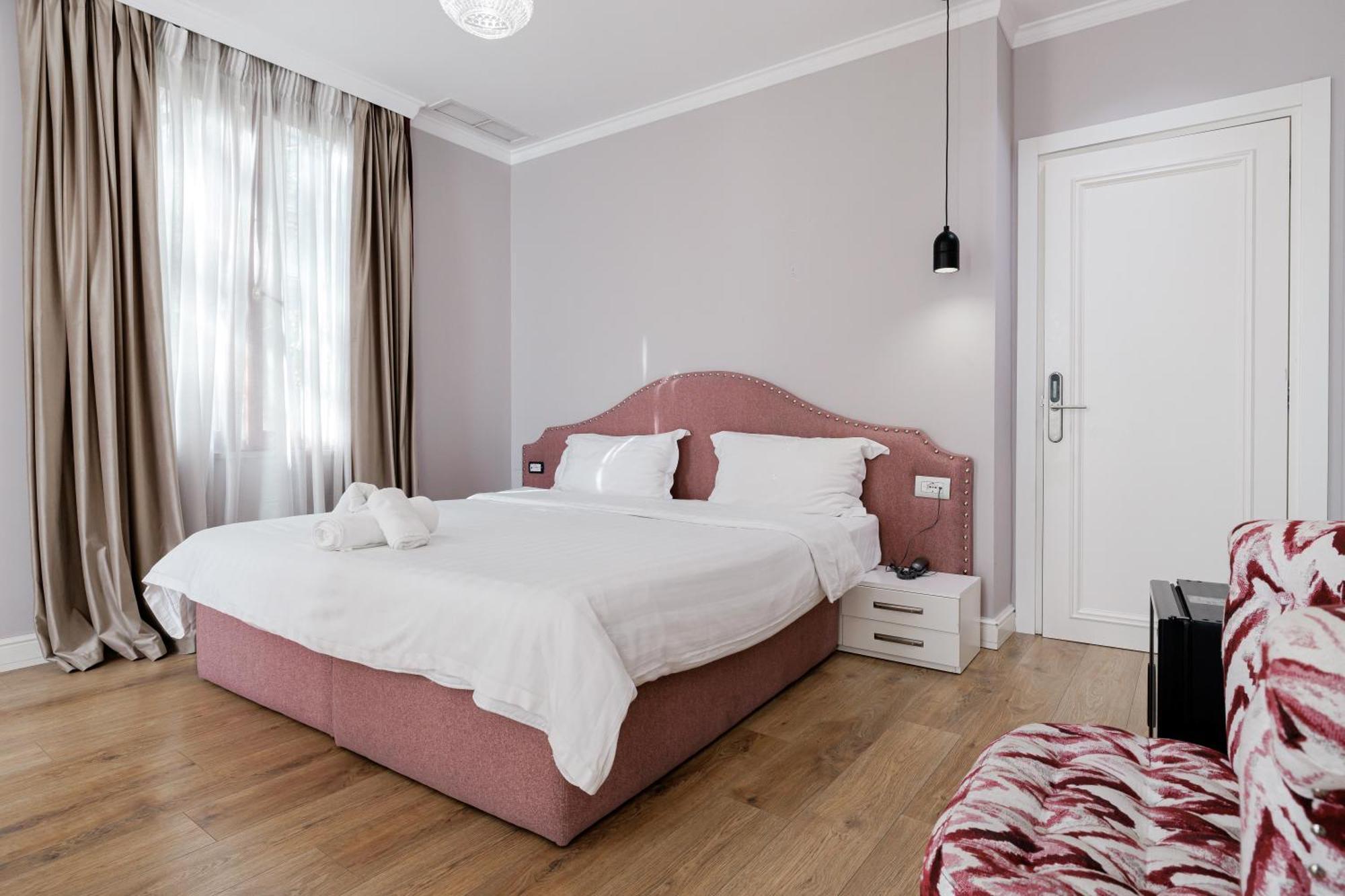Boutique Hotel Whisky Tirana Eksteriør billede